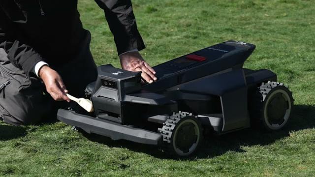 X4 széria: A robotfűnyíró tisztítása